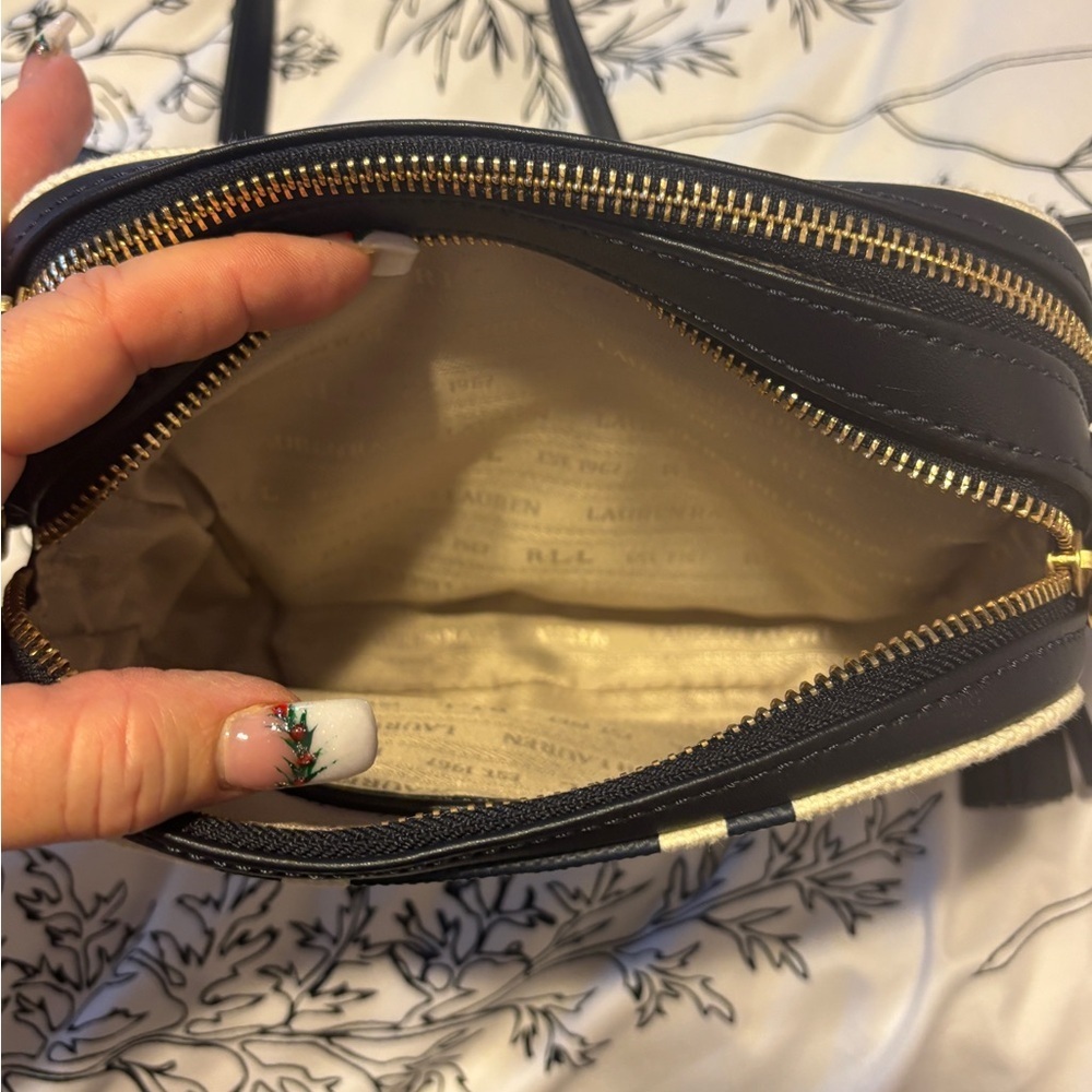 Sleek Stylish LAUREN RALPH LAUREN Hayes Medium Leather Crossbody Navy Blue - Picture 8 of 14